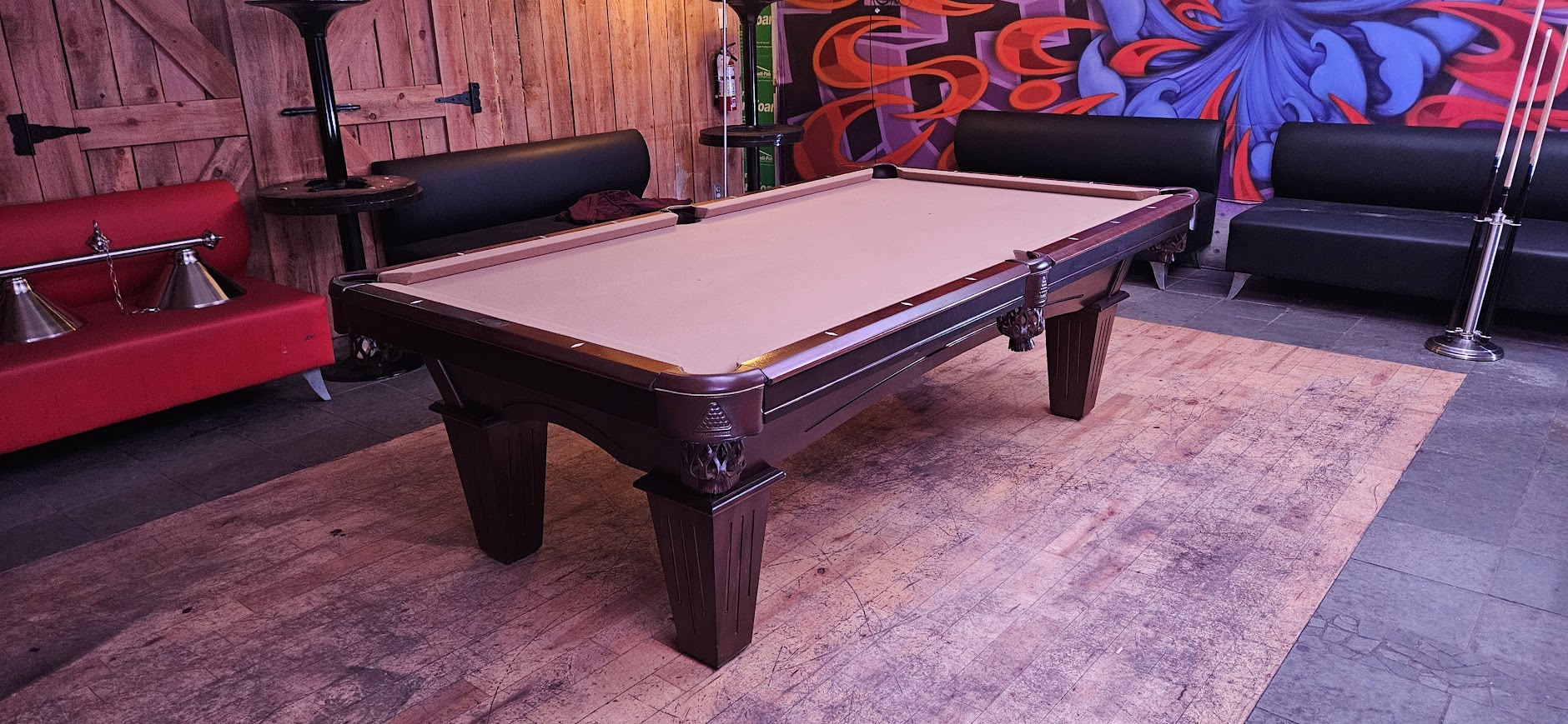 Transport et assemblage pas cher de table de billard à Montréal, Rive-Sud et Rive-Nord par Déménagement Fiable, spécialiste en déménagement de tables de billard